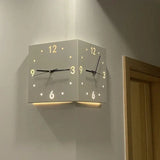 DualEdge - Moderne Wanduhr
