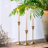 Drömlika – Goldene Kerzenhalter