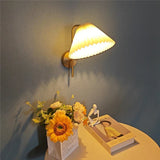 NordicLuxe – Goldene Wandleuchte