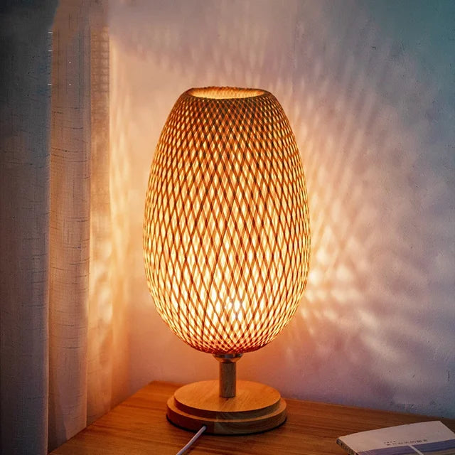 AuriBamboo – Vintage Tischlampe aus Bambus