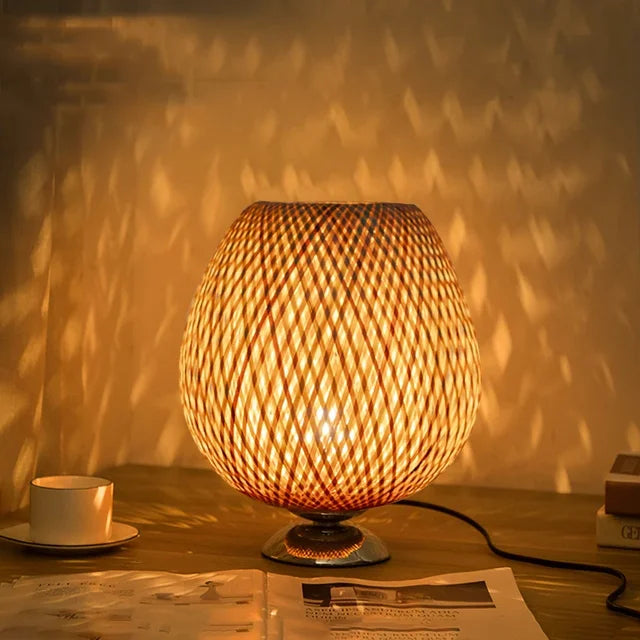 AuriBamboo – Vintage Tischlampe aus Bambus