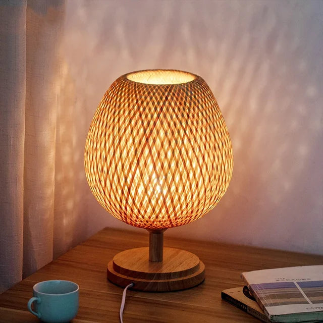 AuriBamboo – Vintage Tischlampe aus Bambus