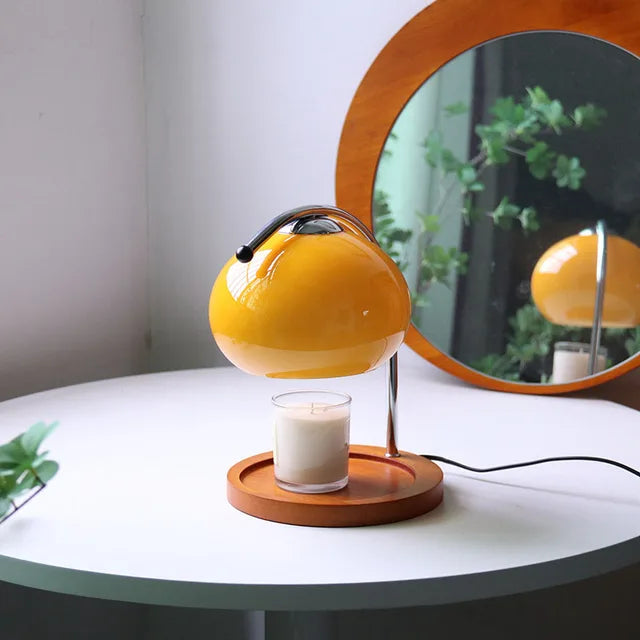 RetroGlaze – Vintage Tischlampe