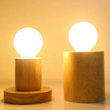 TimberGlow – Retro Holzlampe