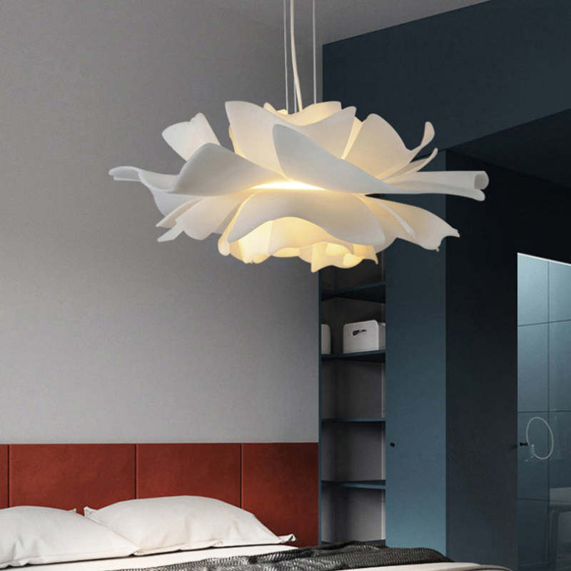 FloraLuxe – Deckenlampe mit Blumenmotiv
