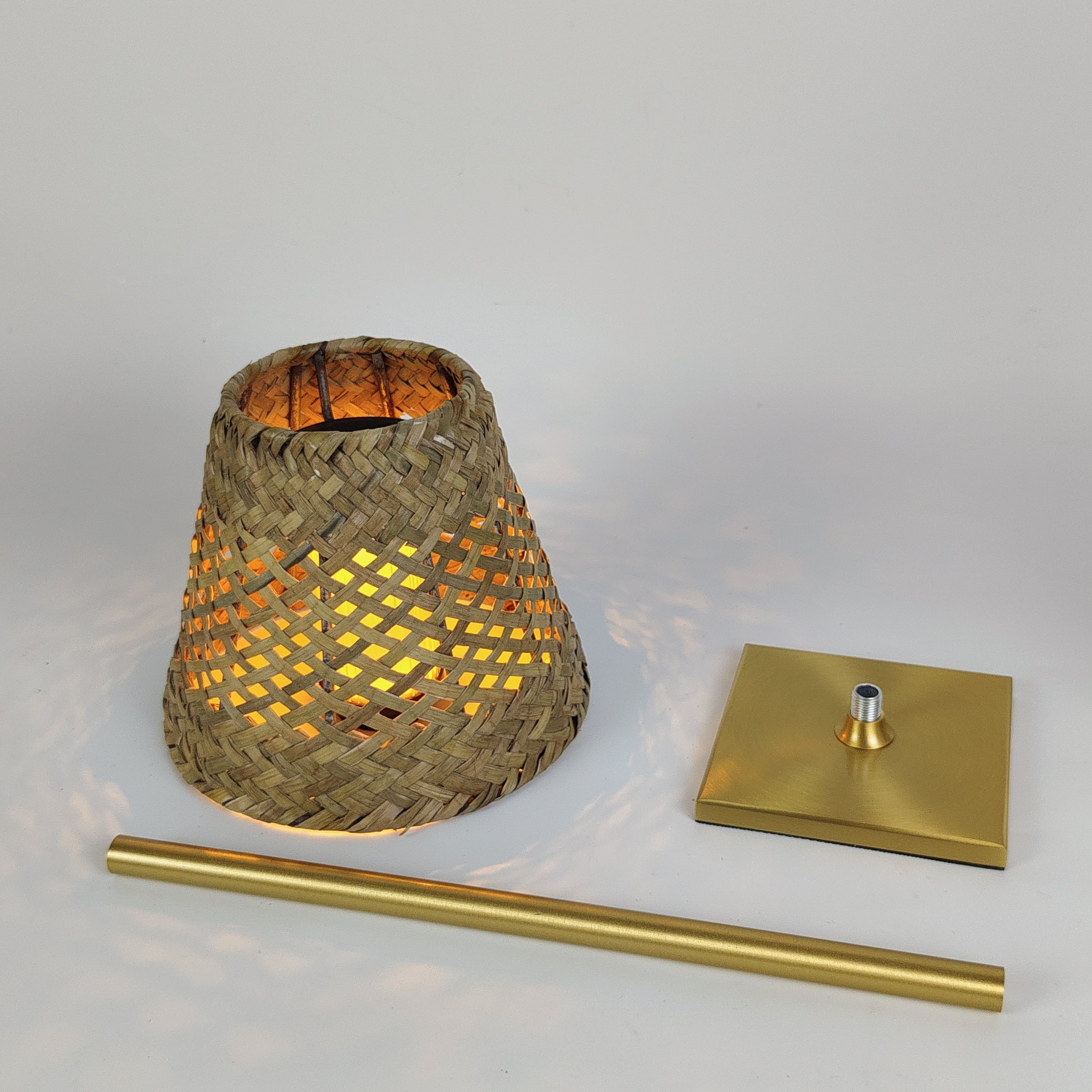 LumiTerras - Tragbare Außenlampe