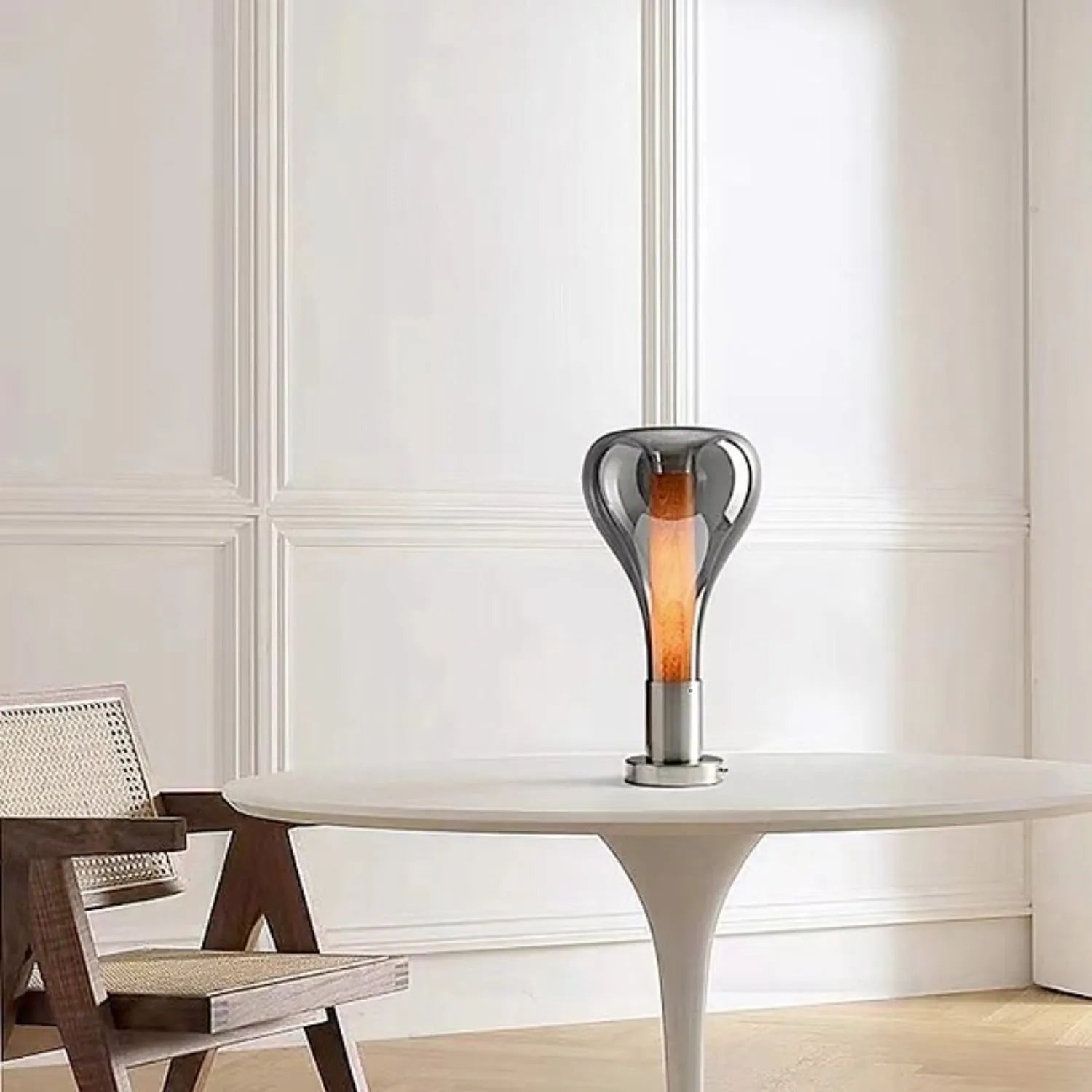 MagmaGlow – Künstlerische Tischlampe