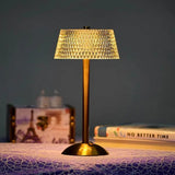 PrismGlow – Kabellose Tischlampe
