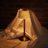 PrismGlow – Kabellose Tischlampe