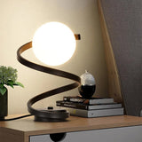 Bruxa – Skandinavische LED-Tischlampe