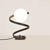 Bruxa – Skandinavische LED-Tischlampe