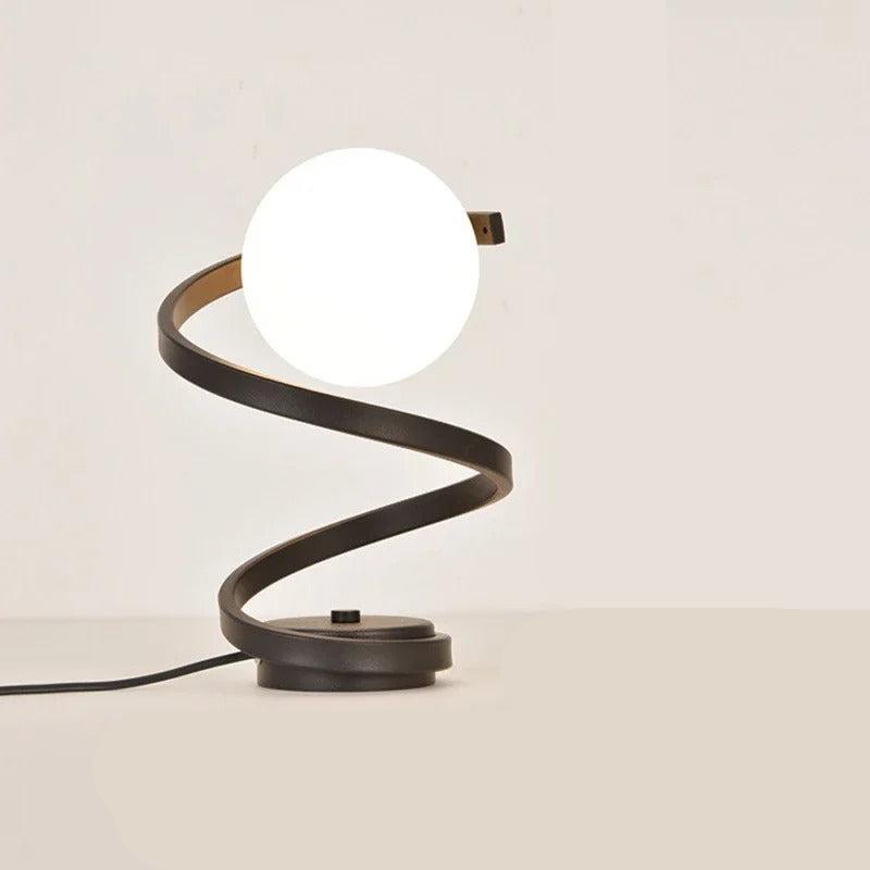 Bruxa – Skandinavische LED-Tischlampe