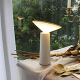 AdjustaLume – Verstellbare Tischlampe