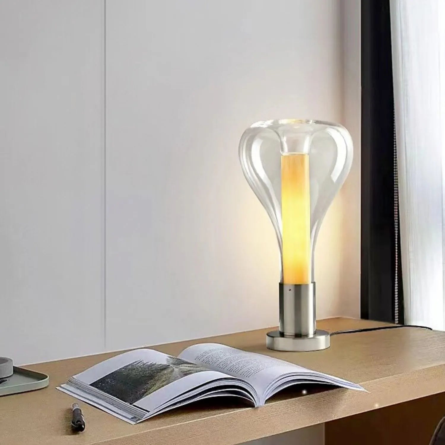 MagmaGlow – Künstlerische Tischlampe